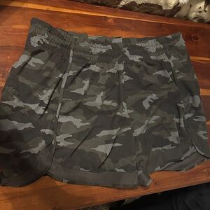 Athleta Camouflage Women's Shorts